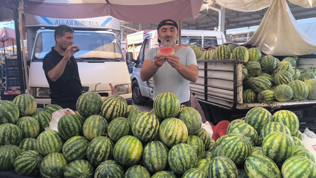 Karpuzlar gelir durumuna göre ayrıldı, “Parası olmayana da veriyoruz”
