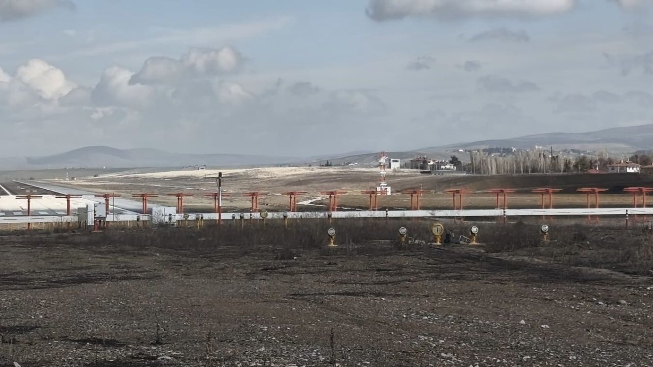 Esenboğa’da yeni açılan üçüncü pist kullanılamıyor! CHP’li Deniz Yavuzyılmaz hafriyat skandalını açıkladı