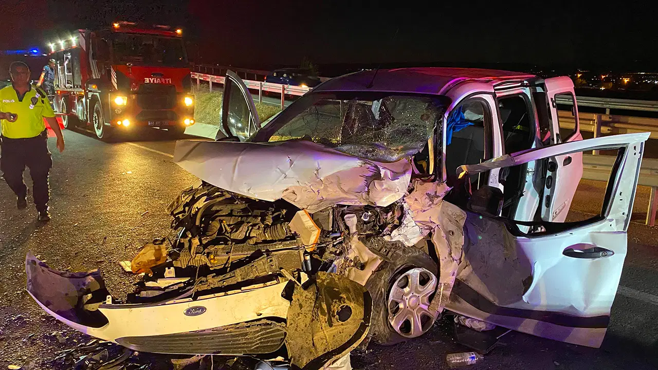 Malatya’da bakım çalışması yapılan yolda iki araç çarpıştı: 6 yaralı Img