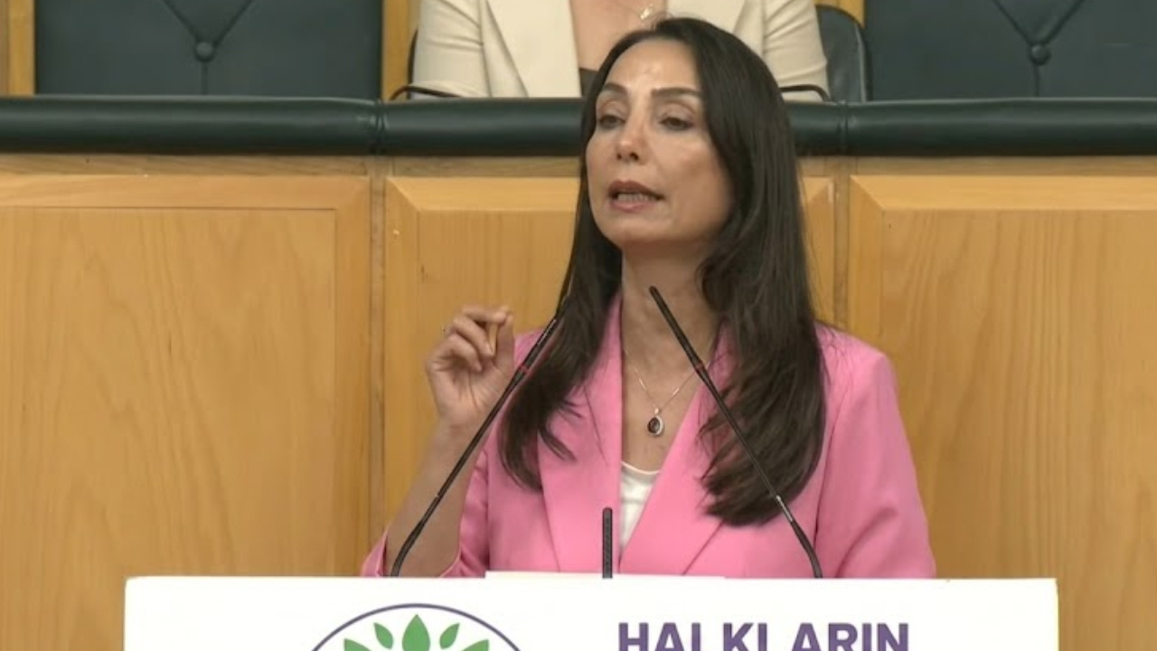 Tülay Hatimoğulları süreç yasası üzerinden iktidara yüklendi: Artık yeter! Img