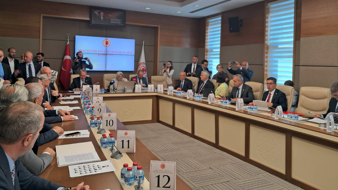 Meclis’te DEM Partili ve AKP’li vekiller birbirine girdi: Siz de göreceksiniz! Img