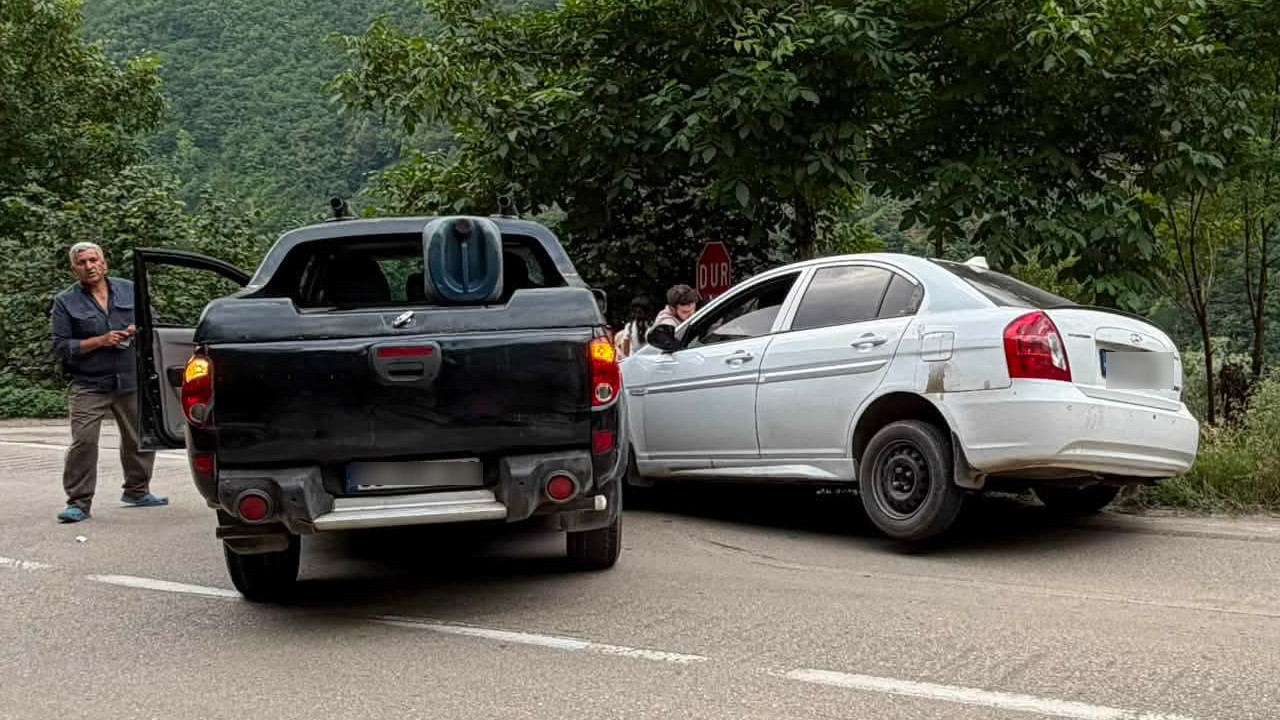 Ordu’da korkutan kaza iki otomobil kafa kafaya çarpıştı: 2 yaralı Img